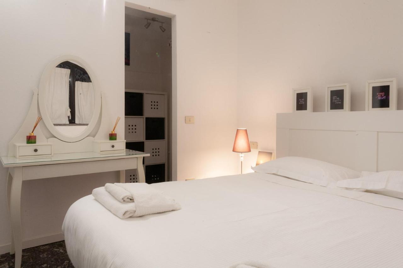 Bnbutler - Vigevano, 13 - A Due Passi Dalla Darsena Apartment Milan Exterior photo